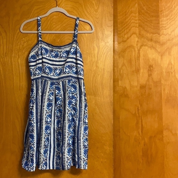 LOFT Dresses & Skirts - LOFT Floral Pleated Dress